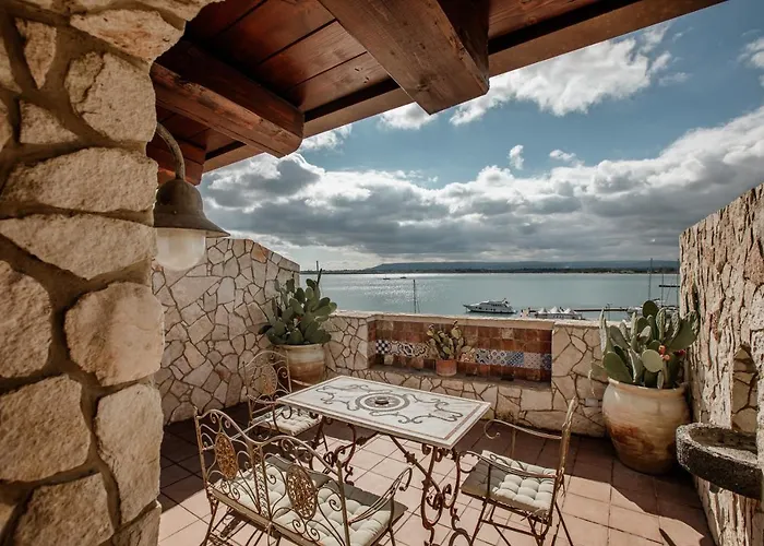 Bed and Breakfast Palazzo Giunta - Porta Marina Ortigia Syracuse